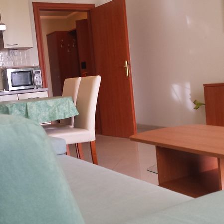 Apartments And Rooms Astoria Seget Vranjica Εξωτερικό φωτογραφία