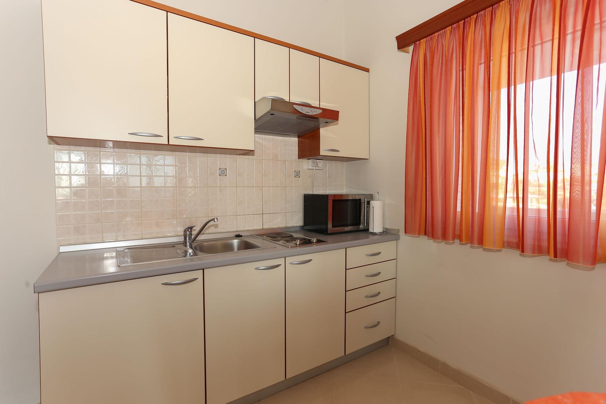 Apartments And Rooms Astoria Seget Vranjica Εξωτερικό φωτογραφία