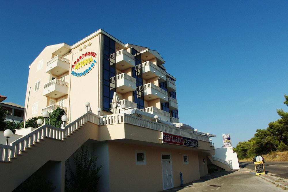 Apartments And Rooms Astoria Seget Vranjica Εξωτερικό φωτογραφία