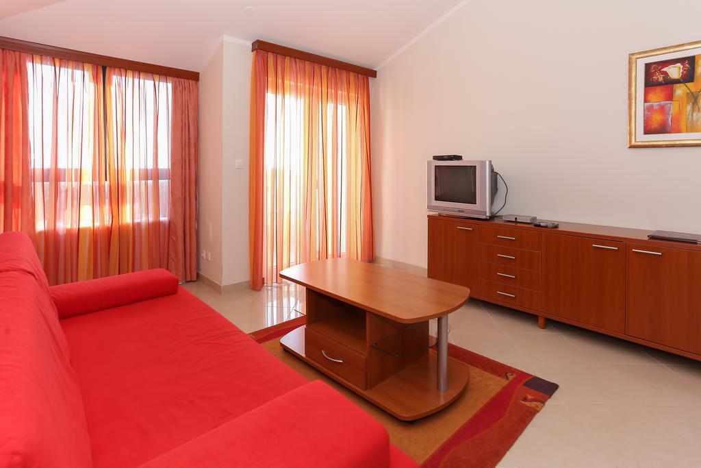 Apartments And Rooms Astoria Seget Vranjica Εξωτερικό φωτογραφία